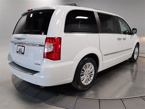 Average price for <b>Used Chrysler Town and Country</b> <b>by Owner</b>: $10,228. . Used minivan for sale by owner near me
